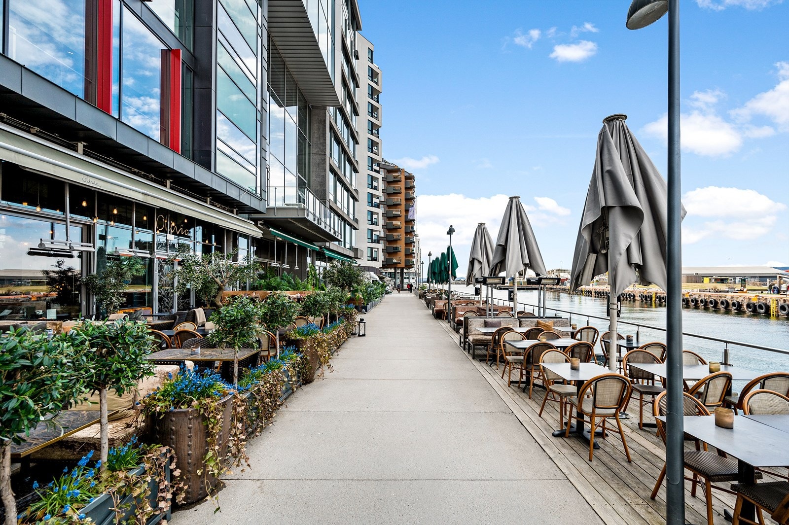 Tjuvholmen ligger også noen minutters gange fra leiligheten. Her finner du både shopping og uteliv. Galleribilde