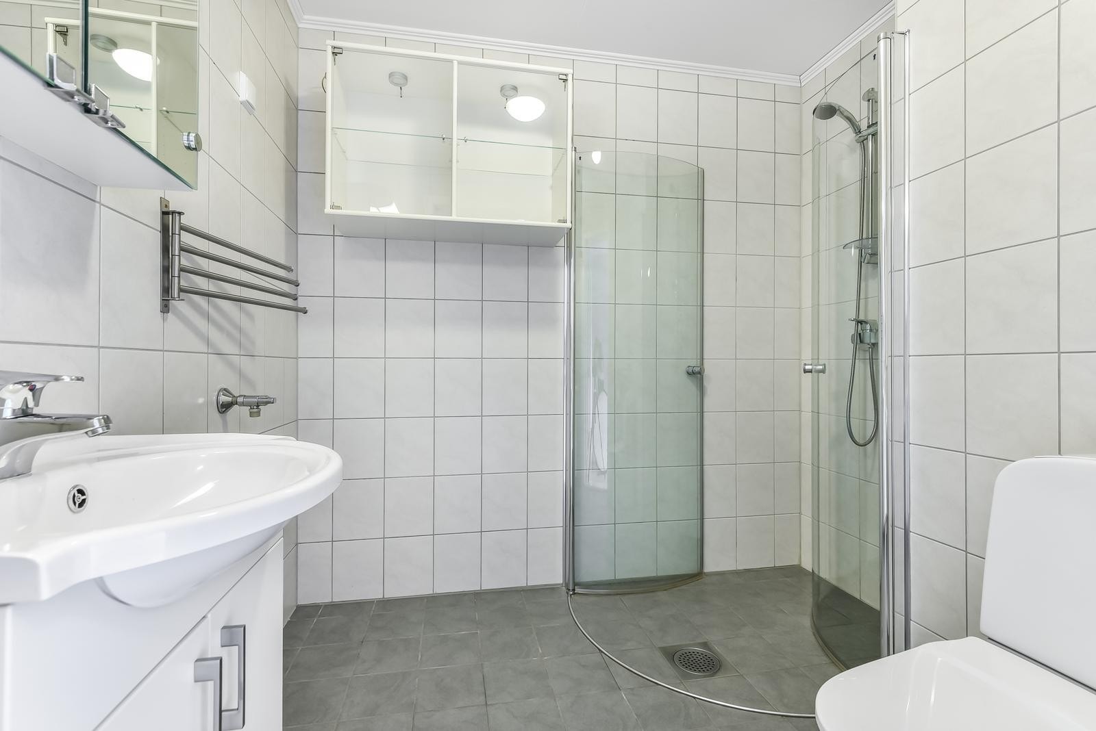 Bad med opplegg til vaskemaskin Galleribilde