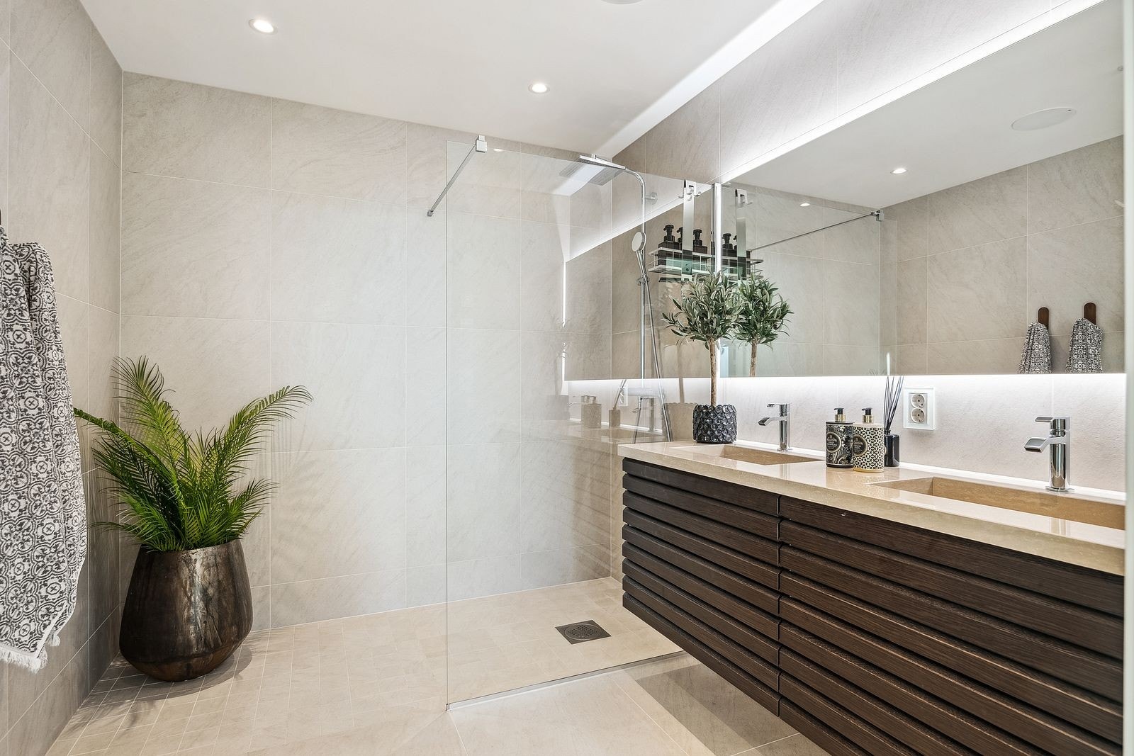 Elegant bad med lekre detaljer. Galleribilde