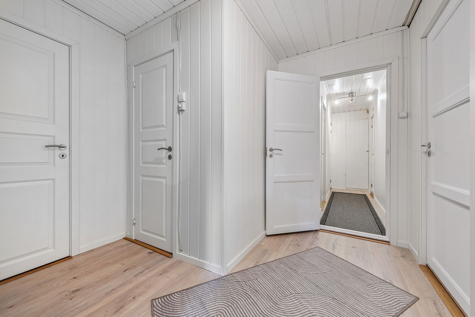 Entre til leiligheten Galleribilde