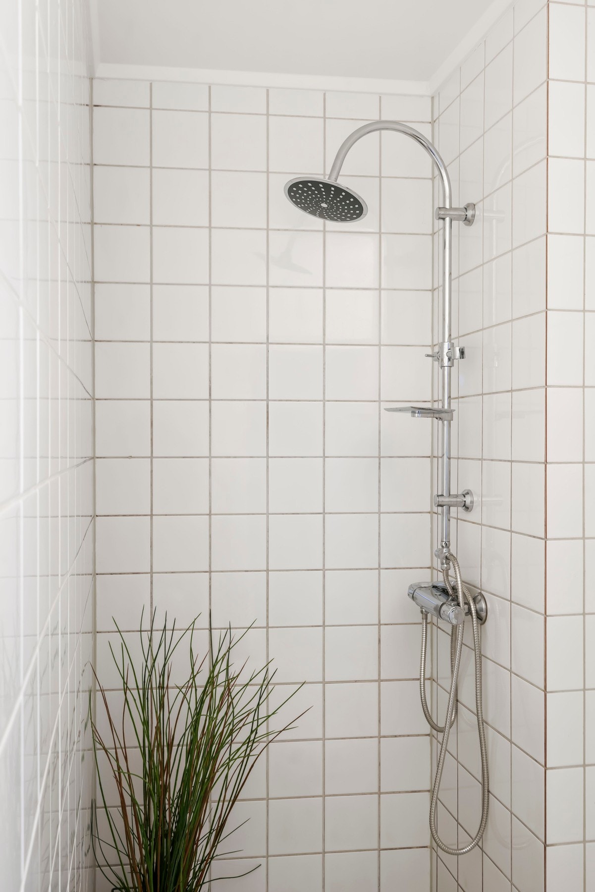 Badet har varme i gulv for ekstra komfort. Galleribilde