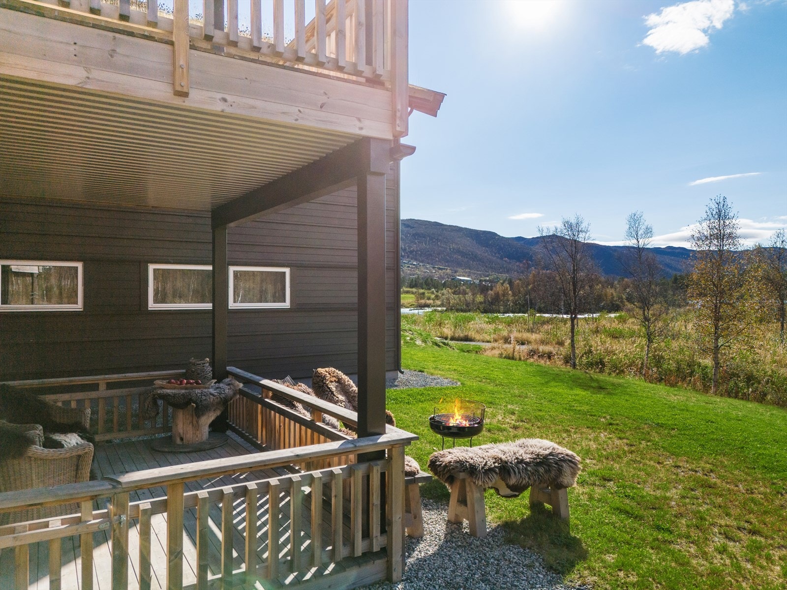 - Nyt den herlige terrassen etter en god tur enten til fots eller på ski - Galleribilde