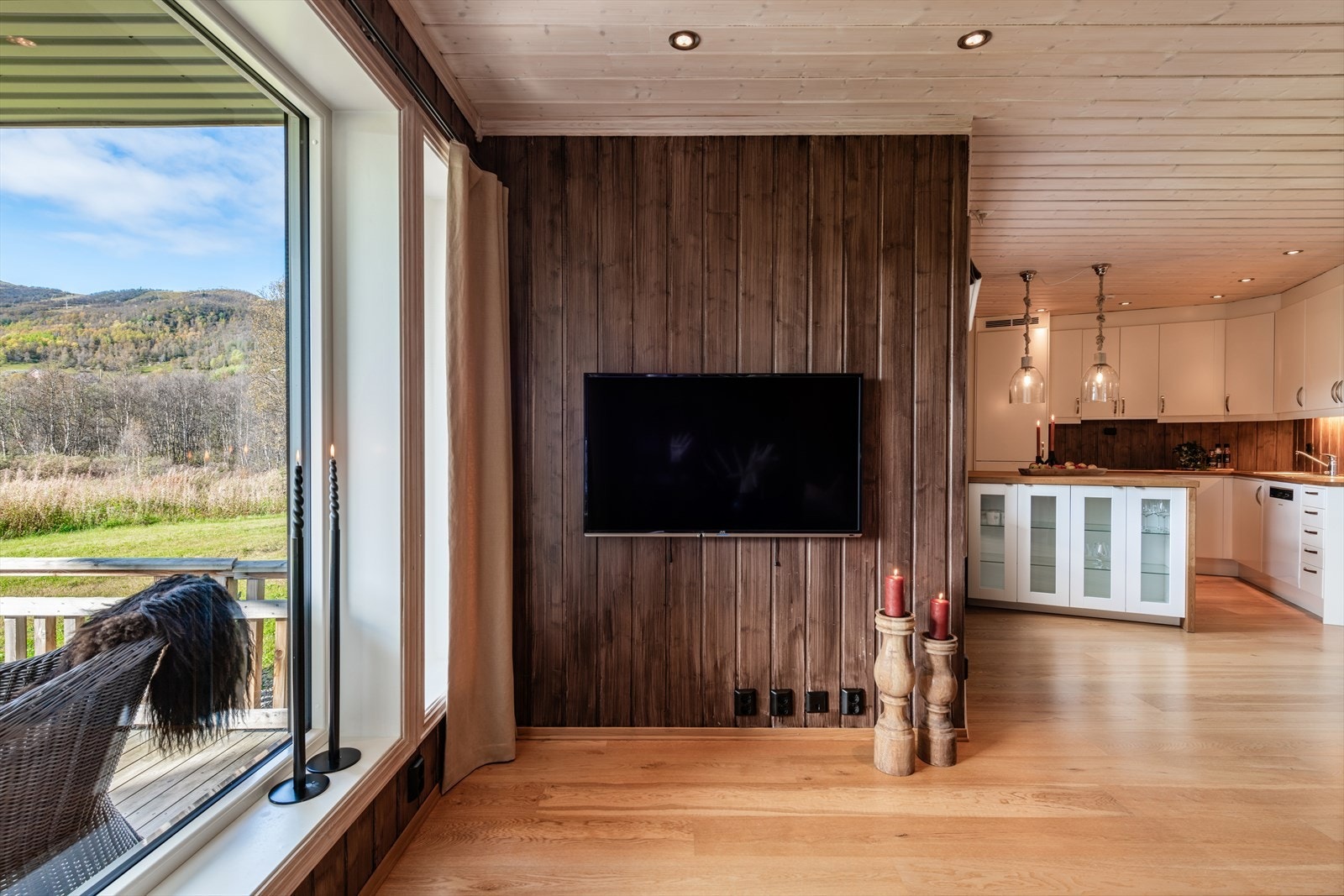 - Innfelte downlights i himling sørger for god belysning - Galleribilde