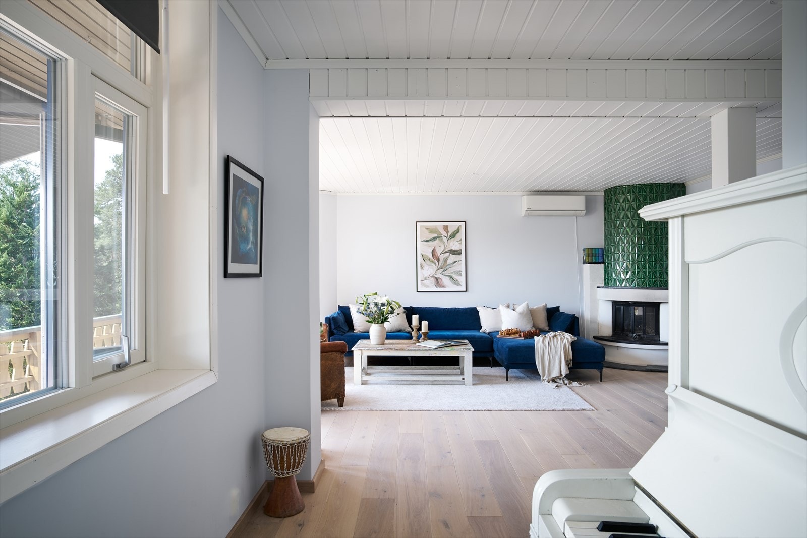 Stuen ligger i tilknytning til boligens kjøkken/spiseområde. Galleribilde