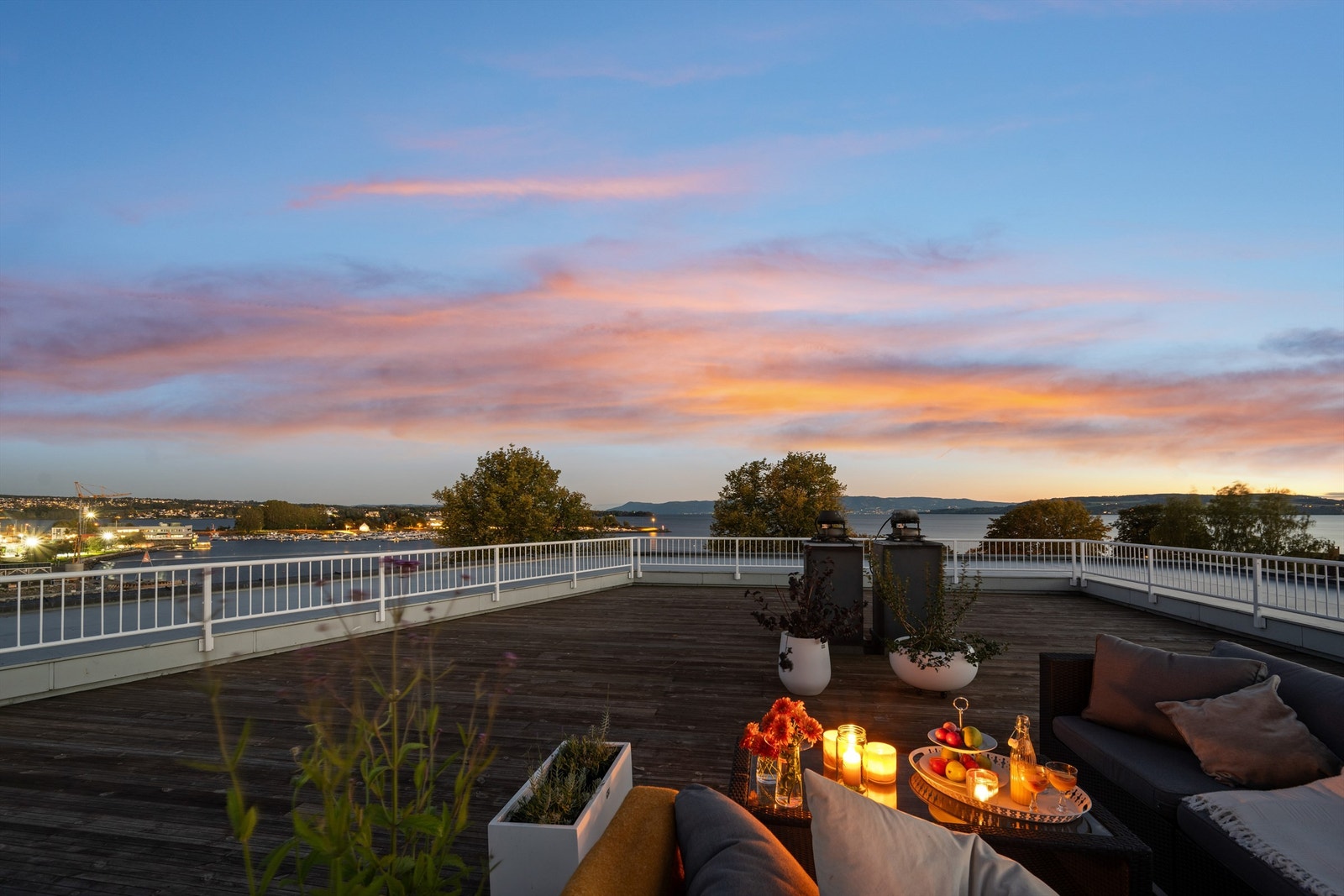 Sameiet har en stor felles takterrasse med nydelig utsikt. Galleribilde