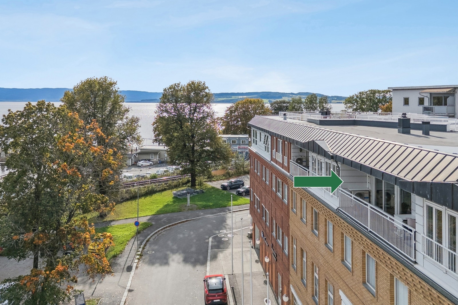 Umiddelbar nærhet til Mjøsa med flotte tur- og rekreasjonsmuligheter. Galleribilde