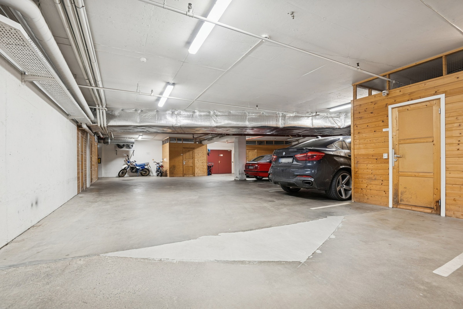 Garasjekjeller med mulighet for å leie parkeringsplass. Galleribilde