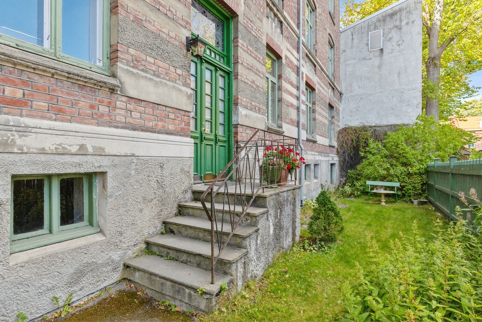 Inngangsparti til bygget Galleribilde