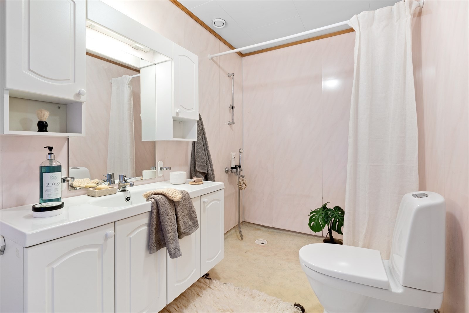 - Baderom på 10,2m² - Galleribilde