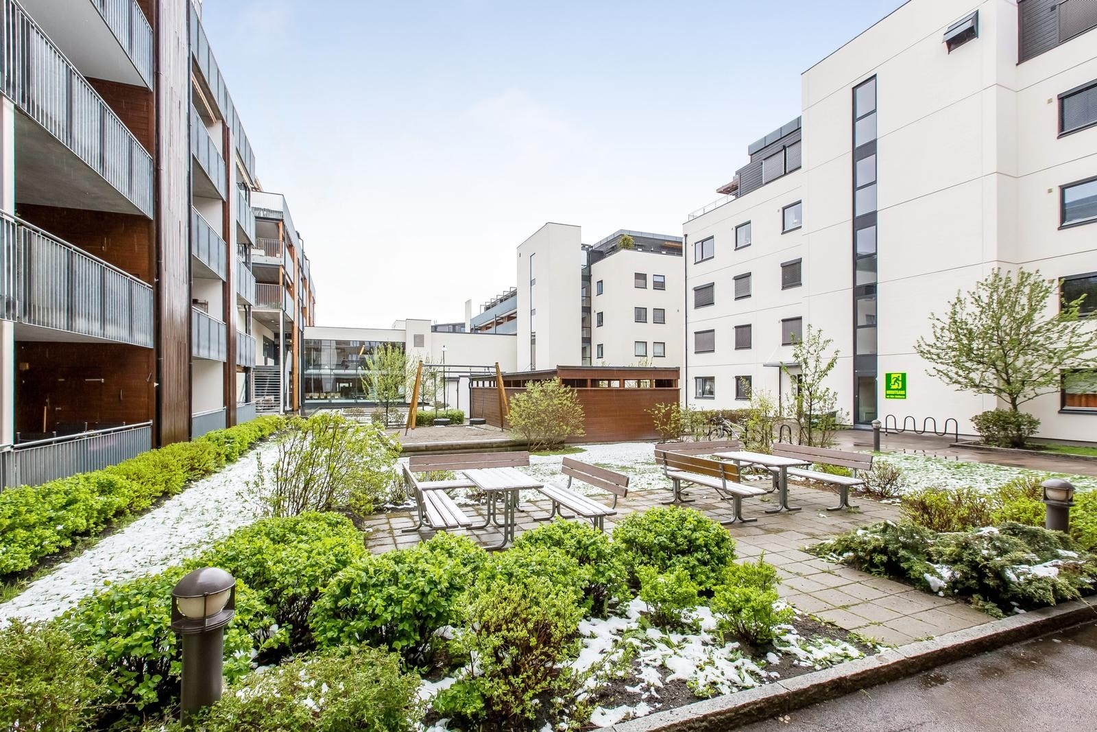 Bakgård Galleribilde