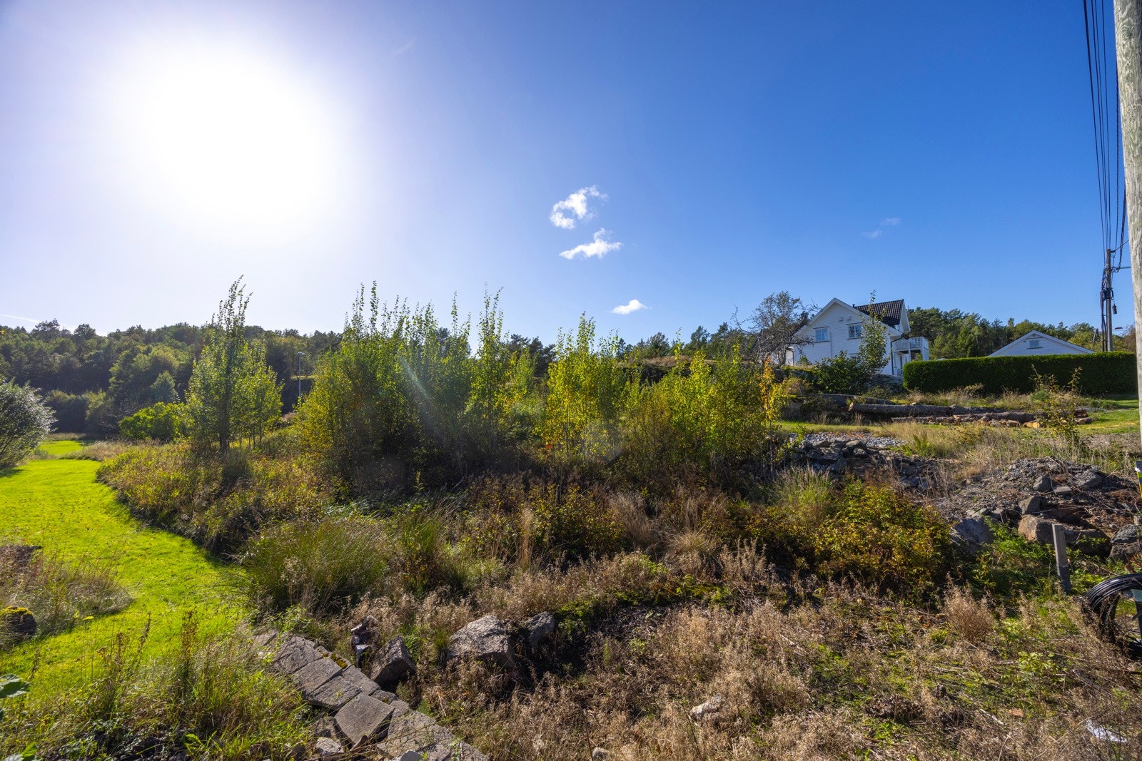 Området er barnevennlig og rolig, samtidig som du har nærhet til lekeplass, dagligvare og gode bussforbindelser Galleribilde
