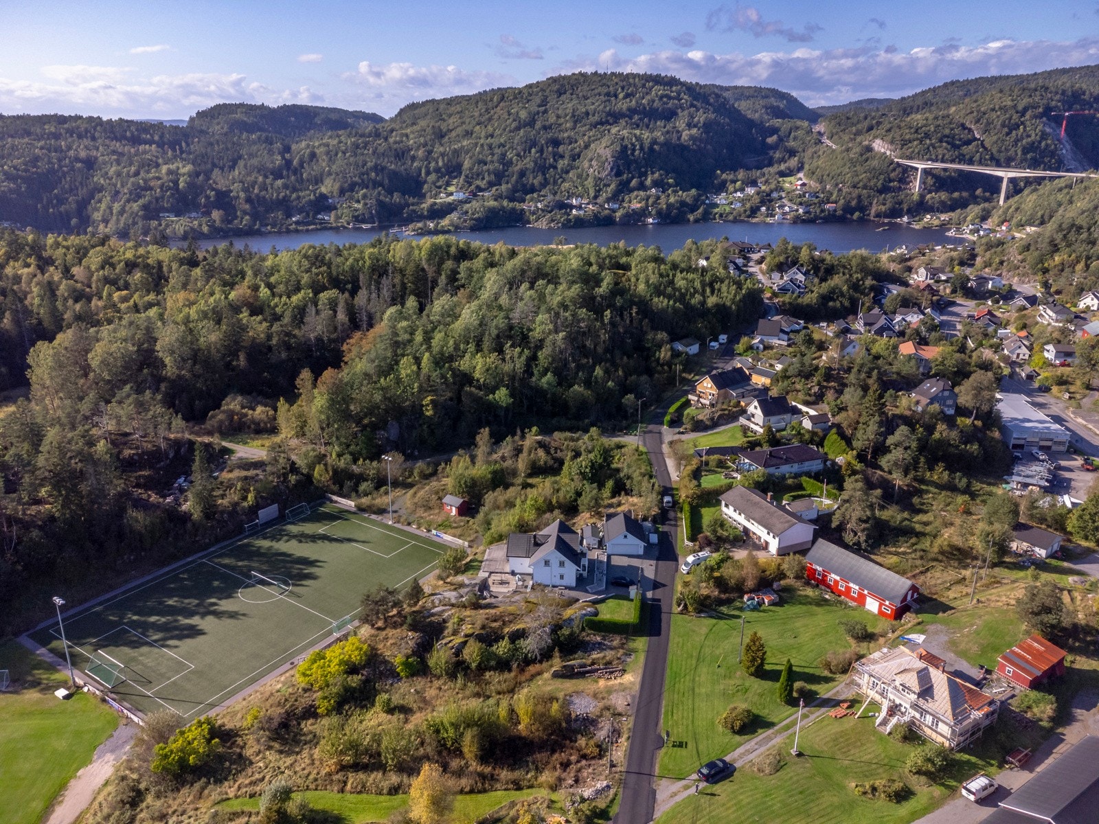 Nærhet til sjøen, kort vei med båt til både Helgeroa og skjærgården Galleribilde