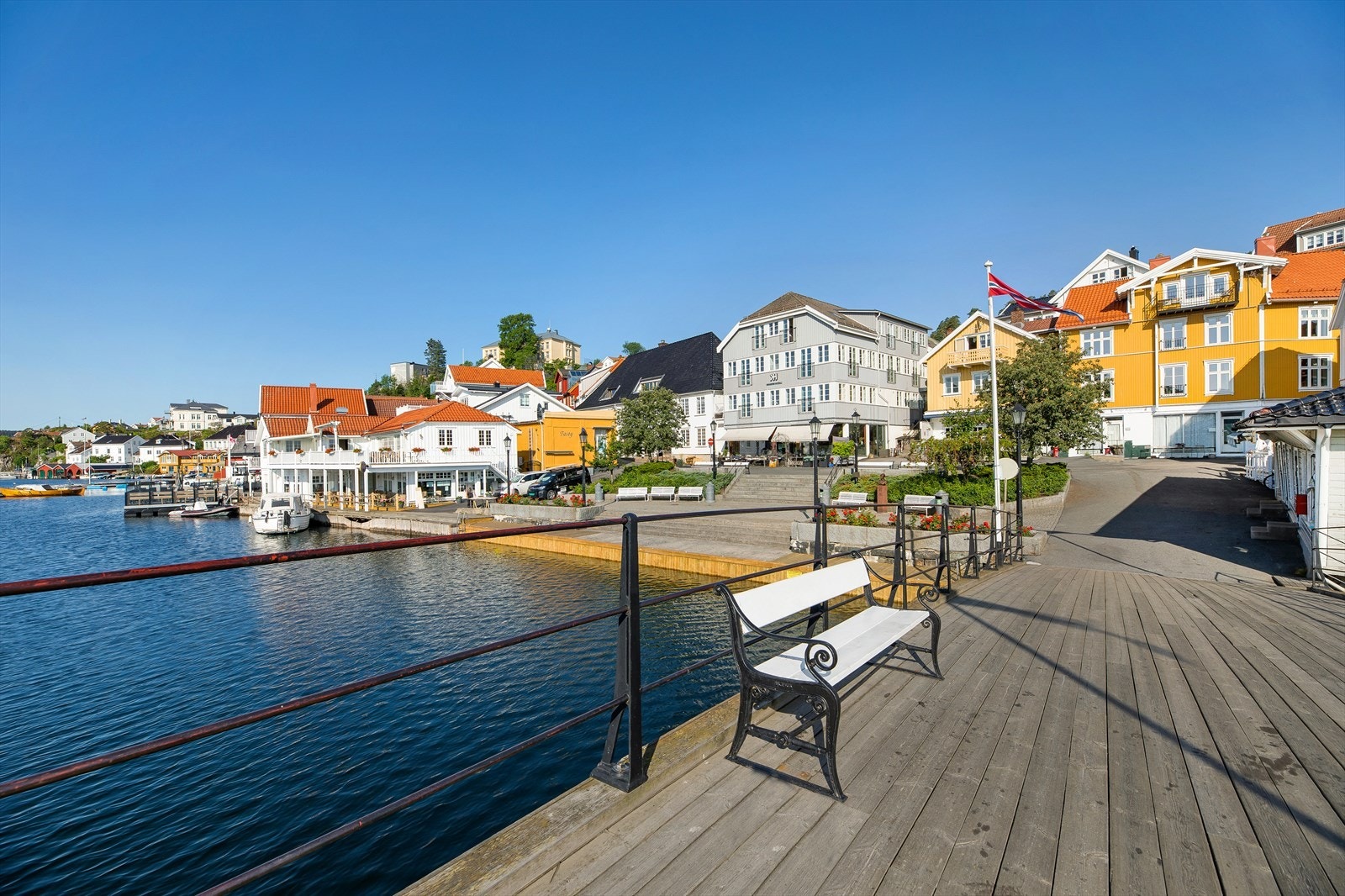 Bybrua, Kragerø sentrum Galleribilde