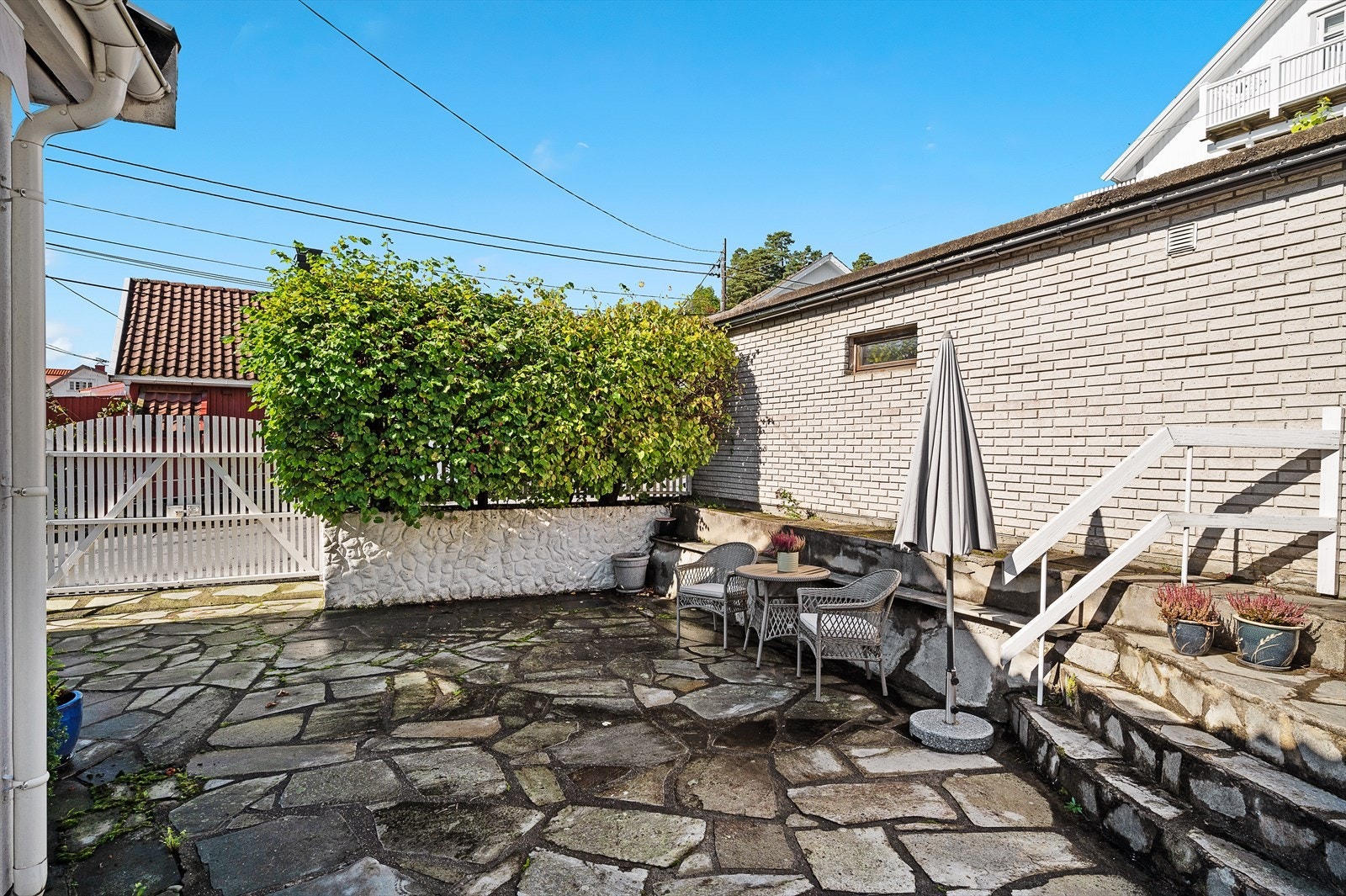 Del av utearealet Galleribilde