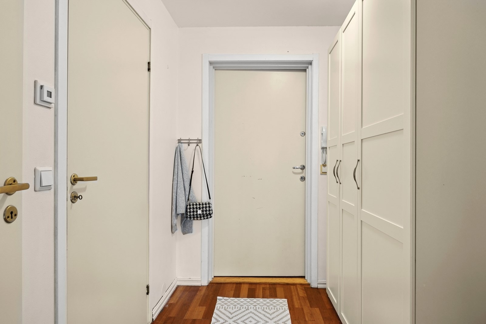 Leiligheten ligger i 3 etasje og har heisadkomst. Galleribilde