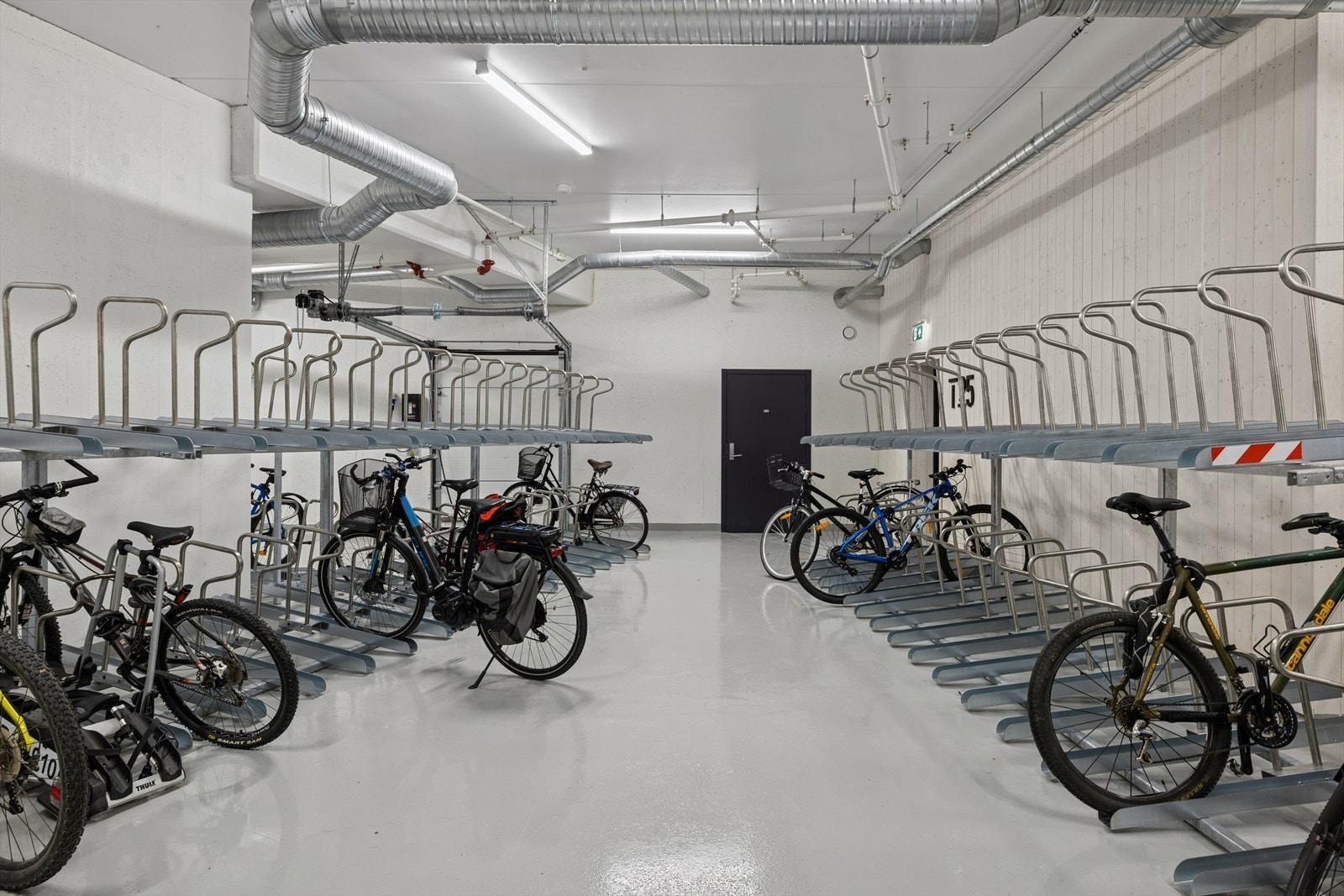 Felles sykkelparkering for sameiet. Galleribilde