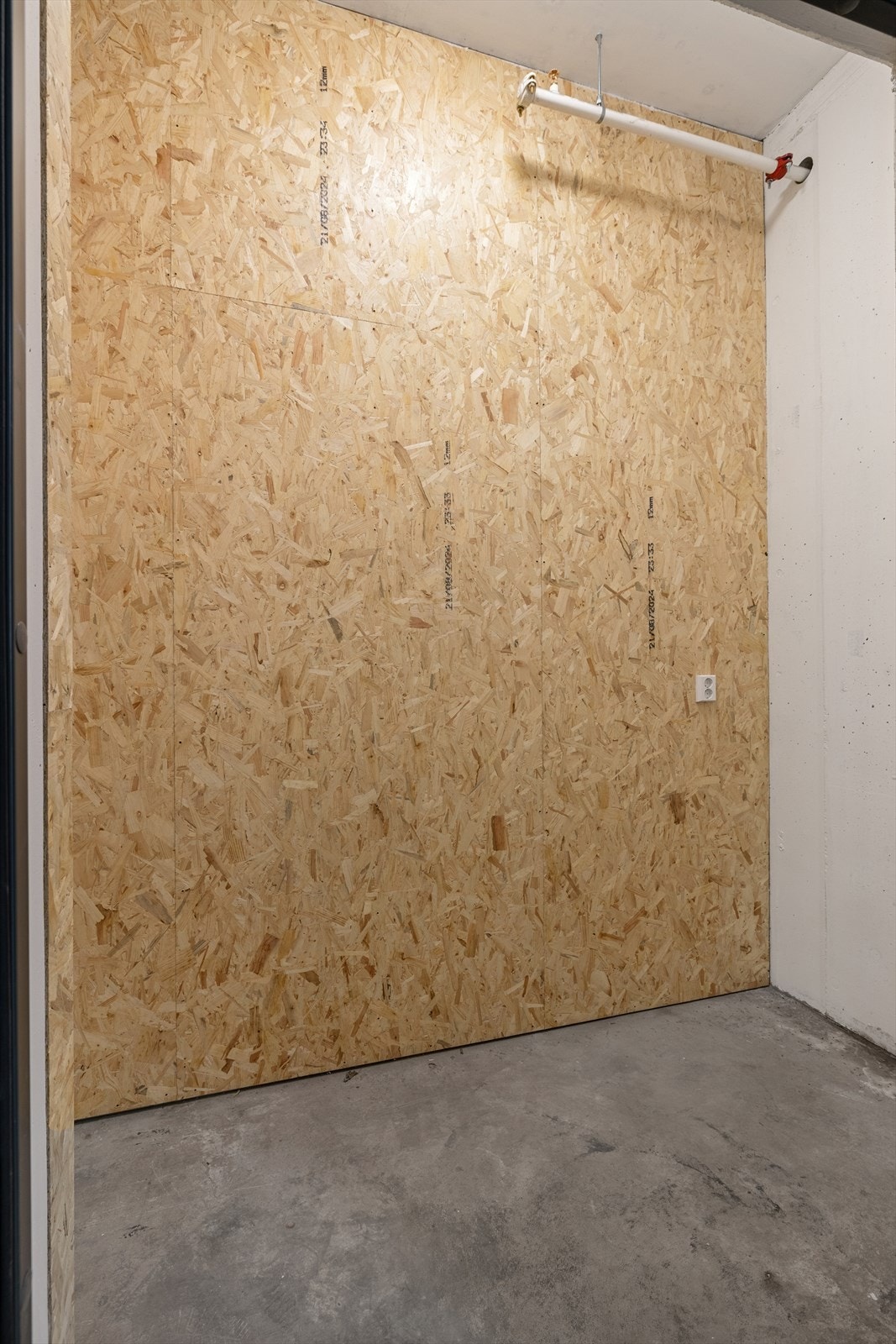 Leiligheten disponerer en praktisk ekstern bod i byggets kjeller - perfekt for ekstra oppbevaring av sesongutstyr og eiendeler. Galleribilde