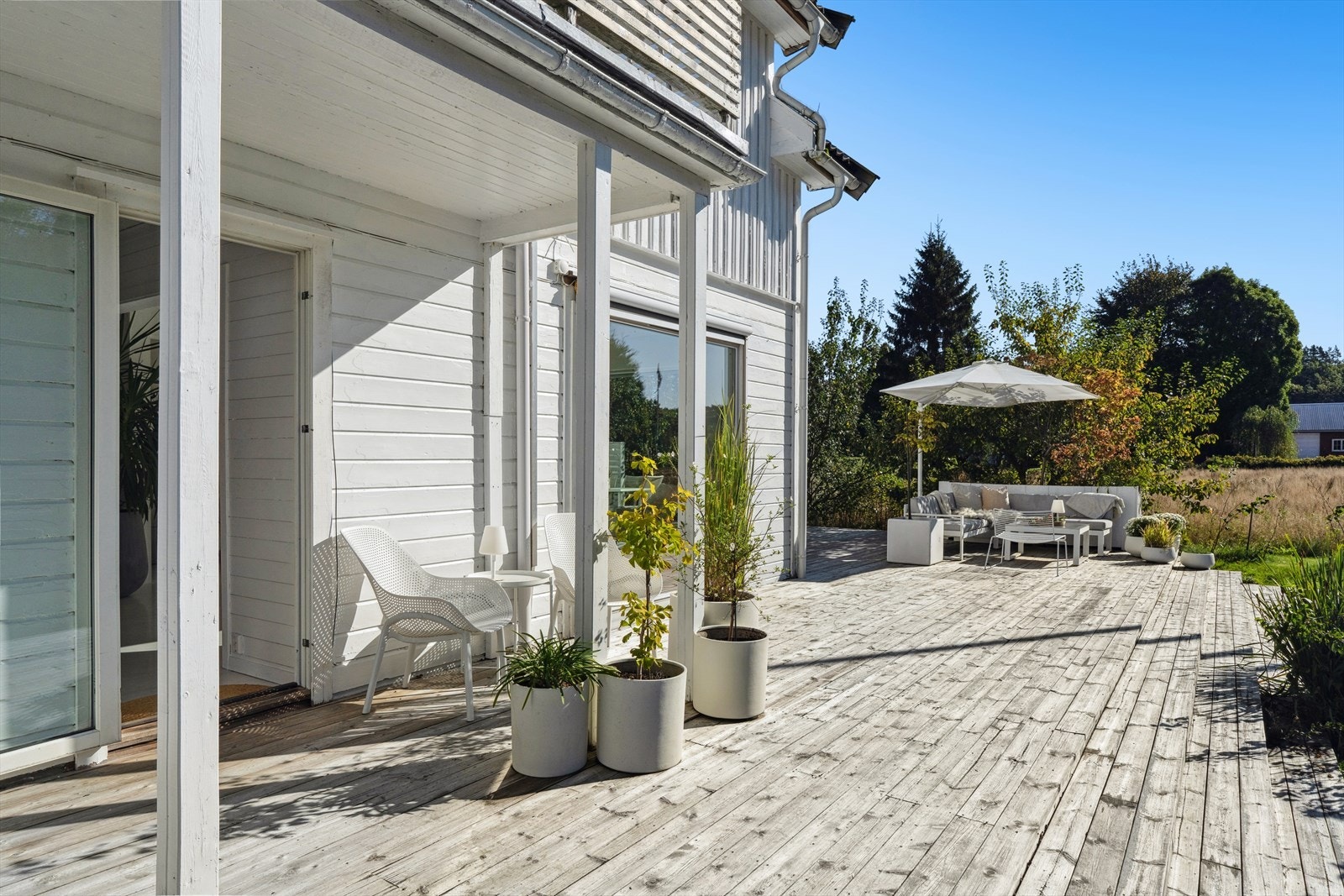 Nydelig uteområde med fantastiske solforhold. Galleribilde