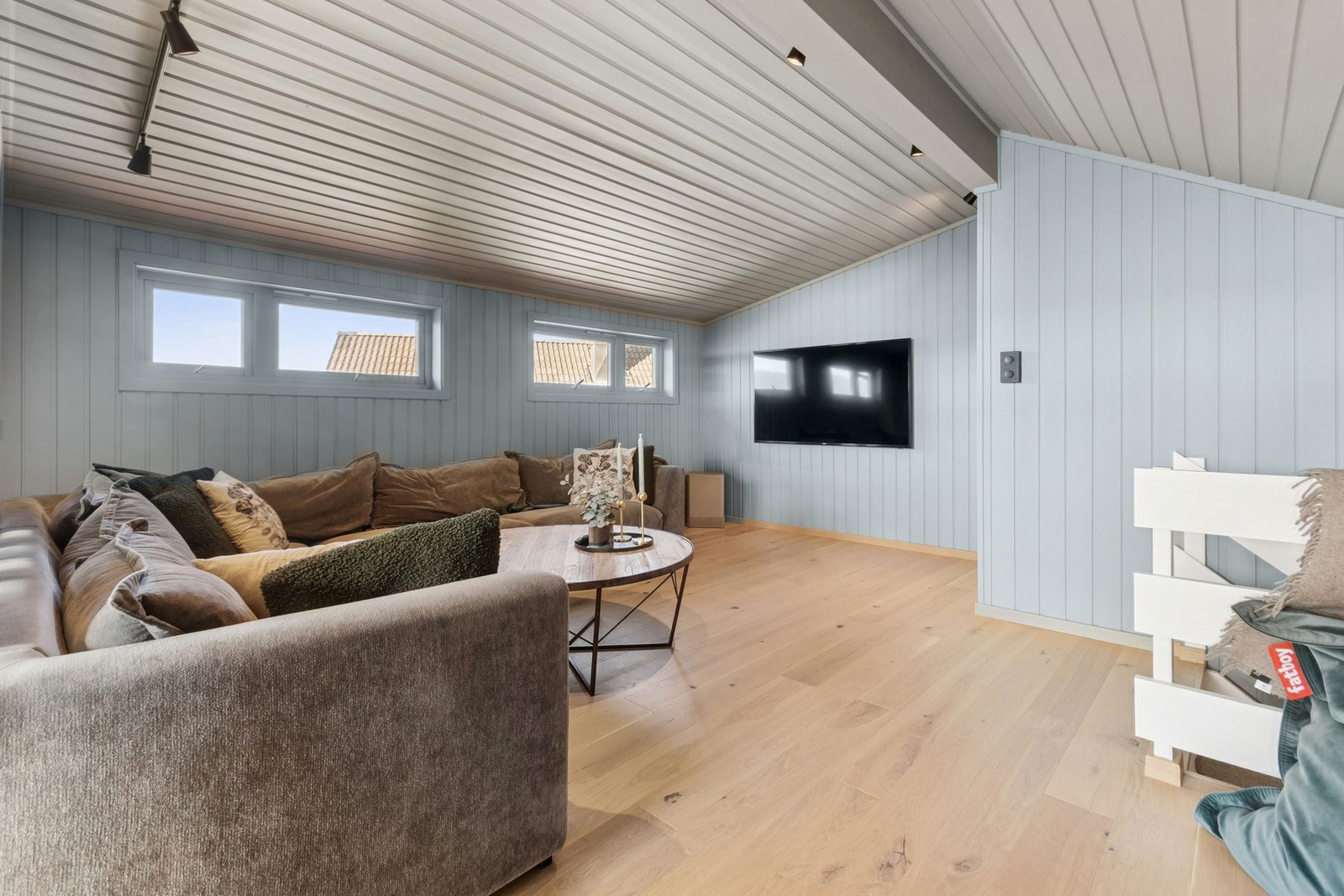 Romslig og åpen loftstue. Galleribilde