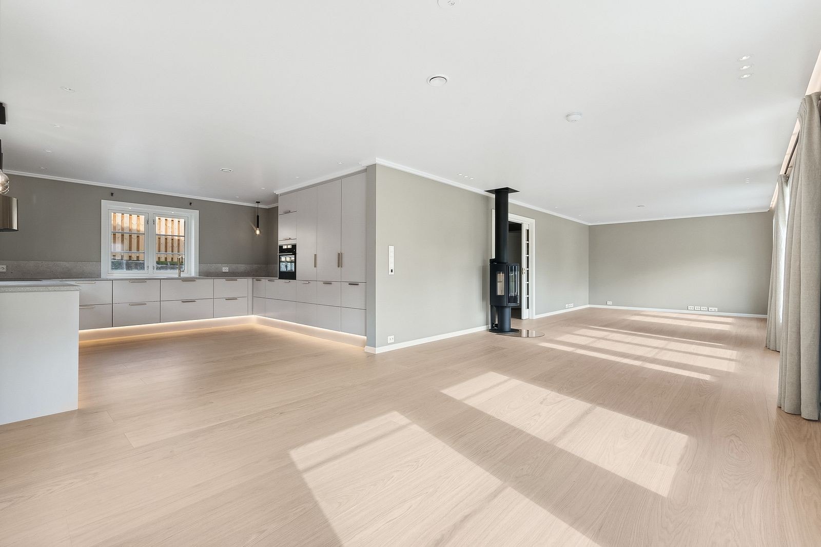 Åpen stue- kjøkken løsning Galleribilde