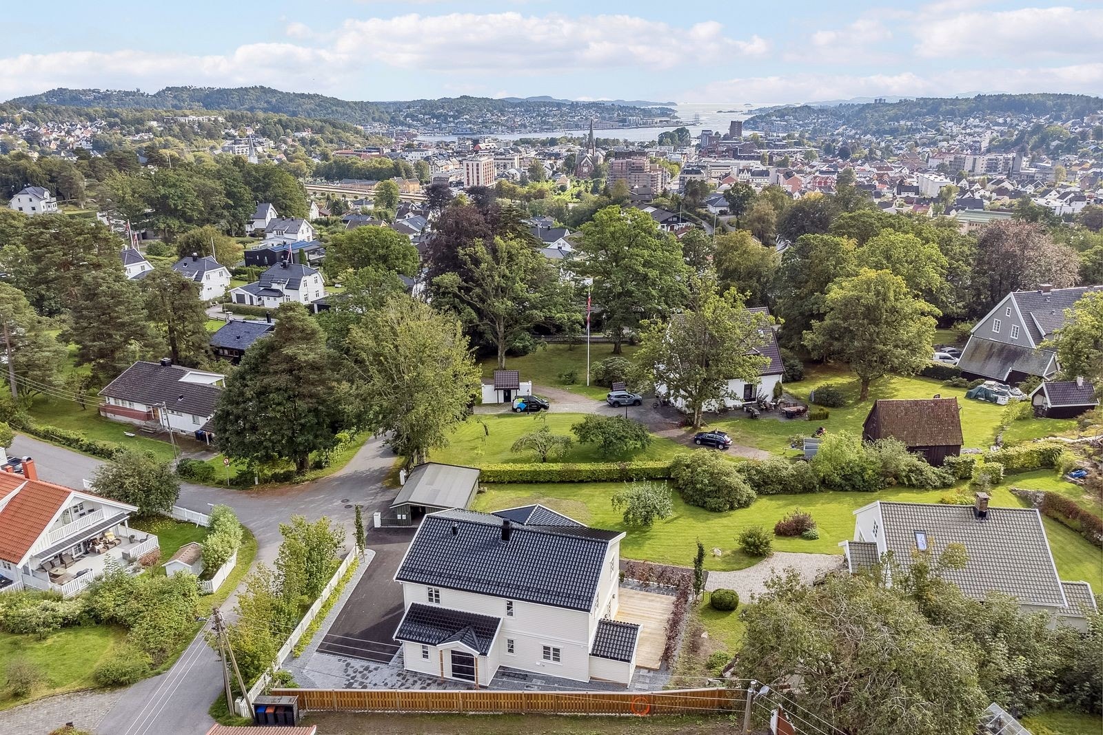 Boligen ligger i et populært boligområde. Galleribilde