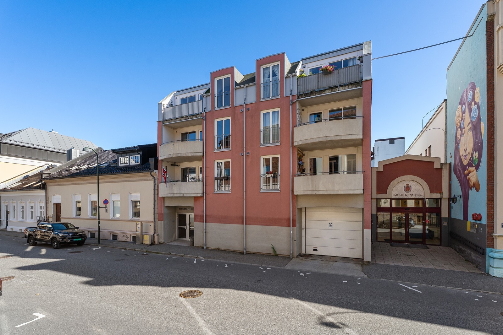 Fasade / felles inngangsparti fra Kongens gate Galleribilde