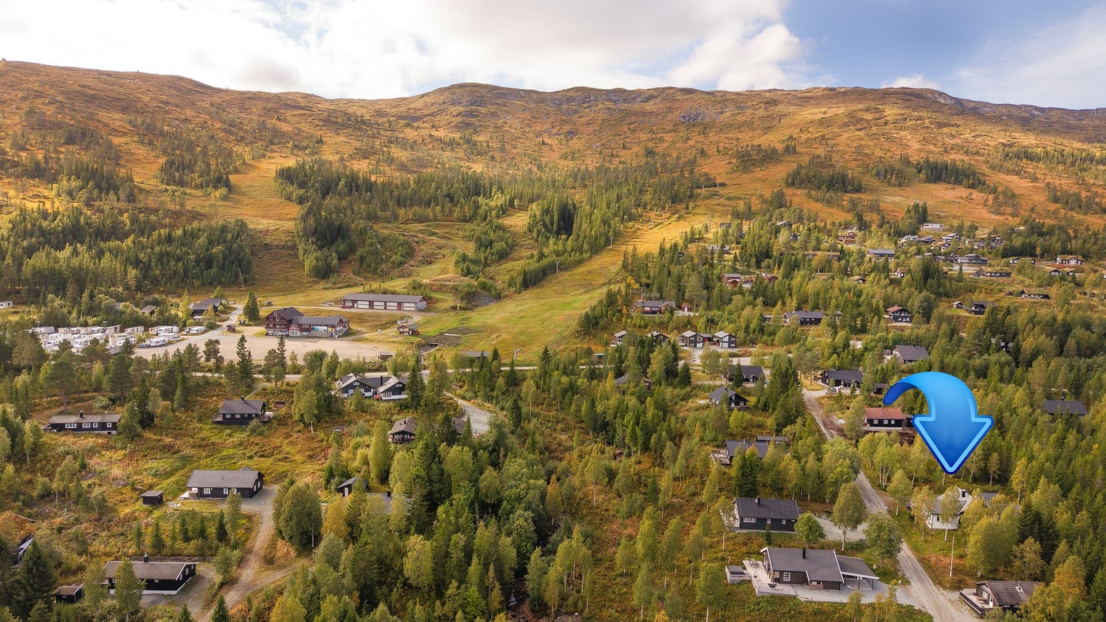 God adkomst og med parkering rett utenfor hytteveggen Galleribilde