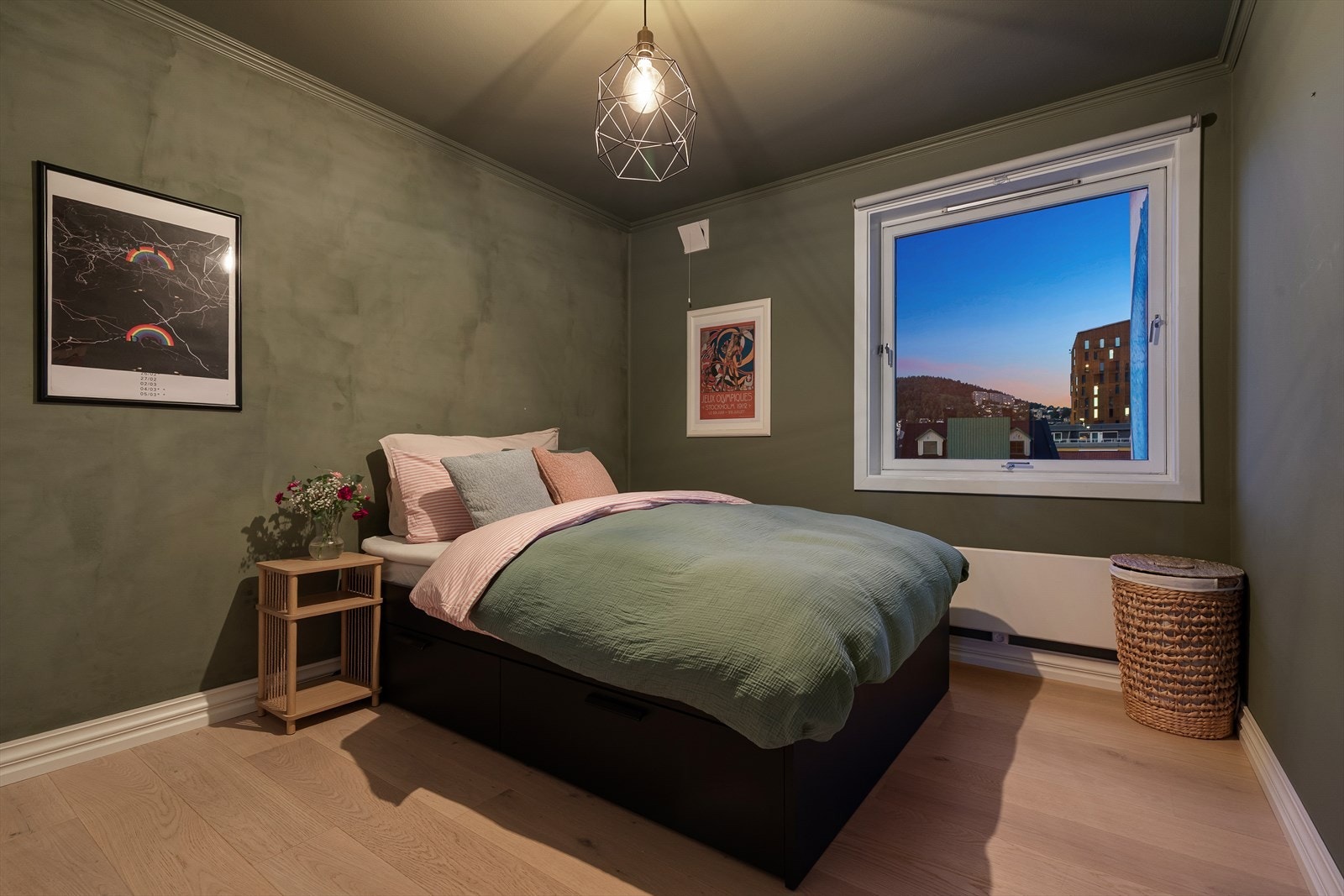 Lunt og delikat soverom Galleribilde