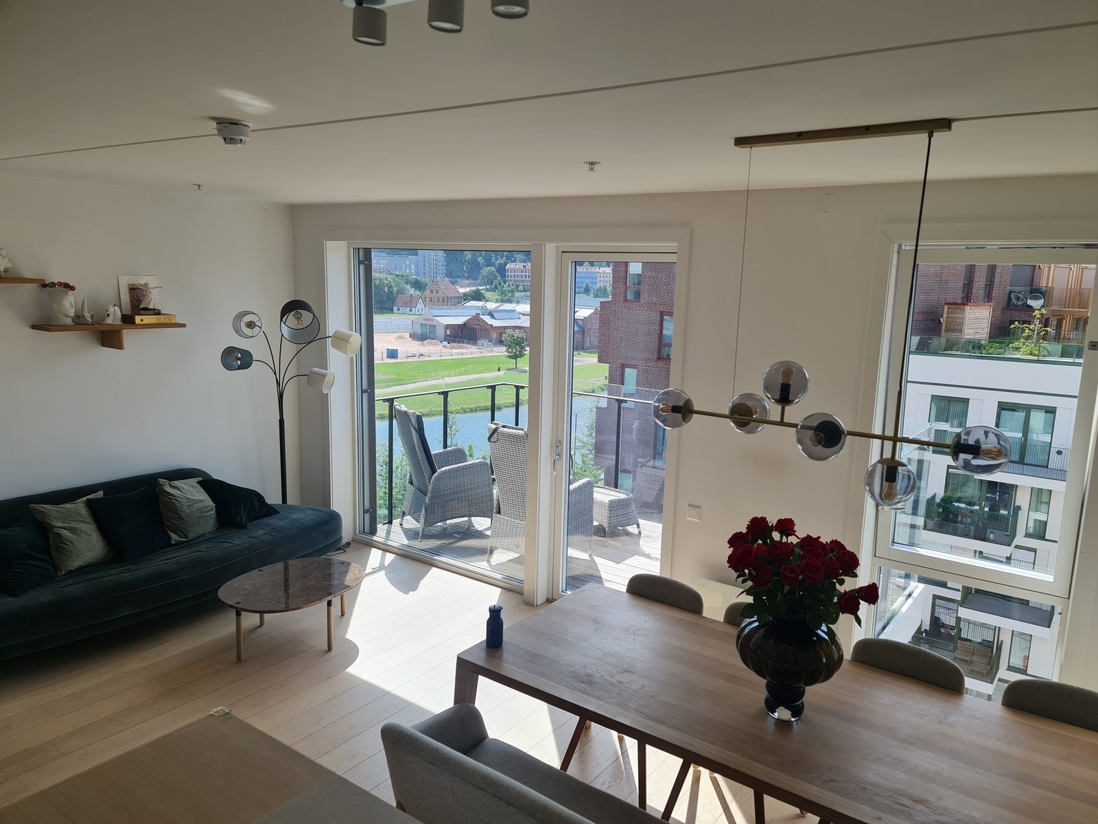 Utgang til balkong. Galleribilde