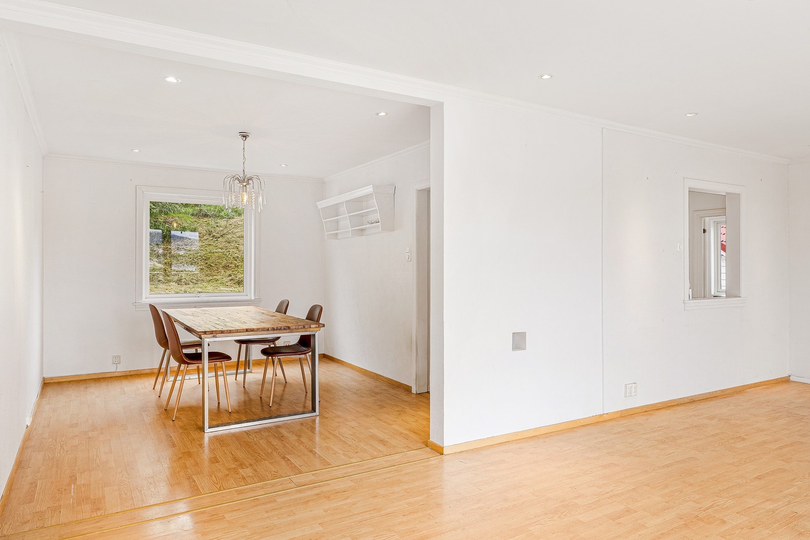 Her er det god plass til ønsket spisegruppe Galleribilde