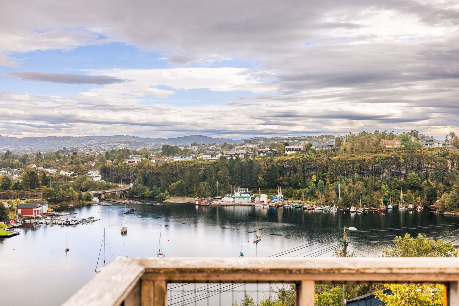 Her kan man nyte en fantastiske utsikten mot Setevika Galleribilde