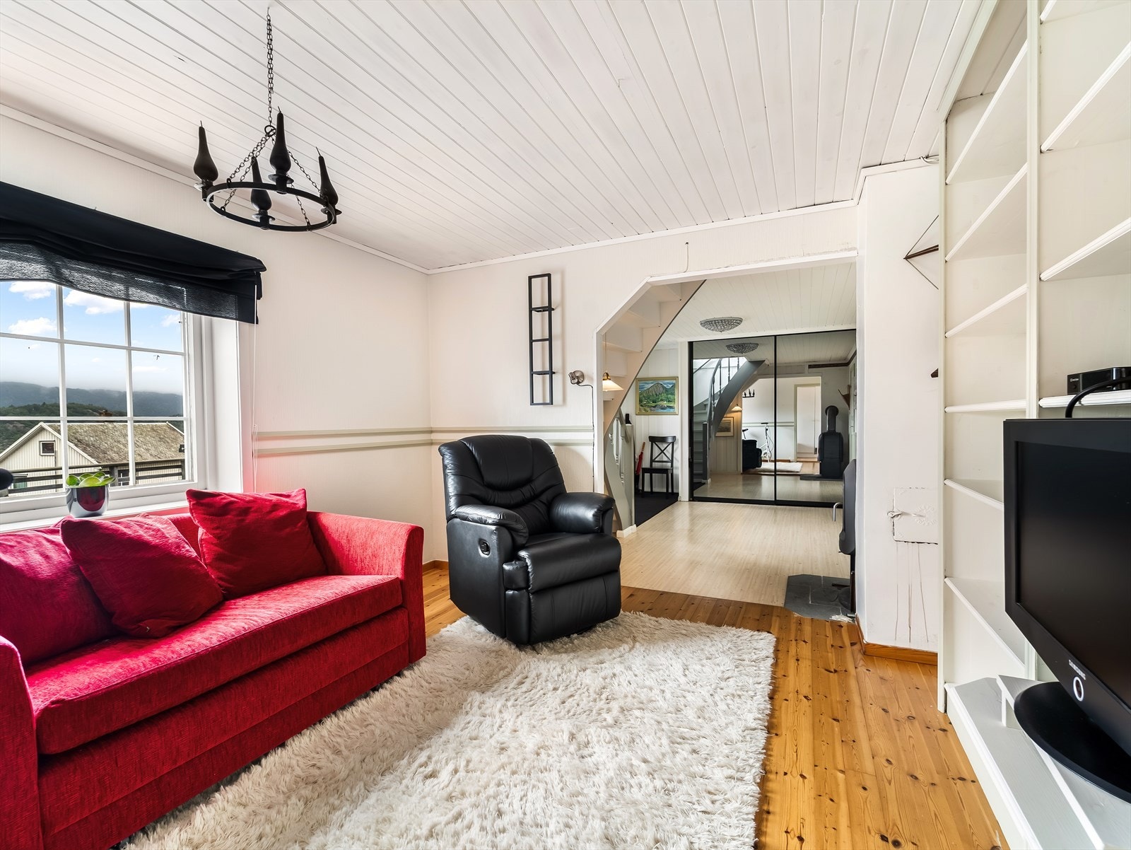 Praktisk kjellerstue i underetasjen. Galleribilde