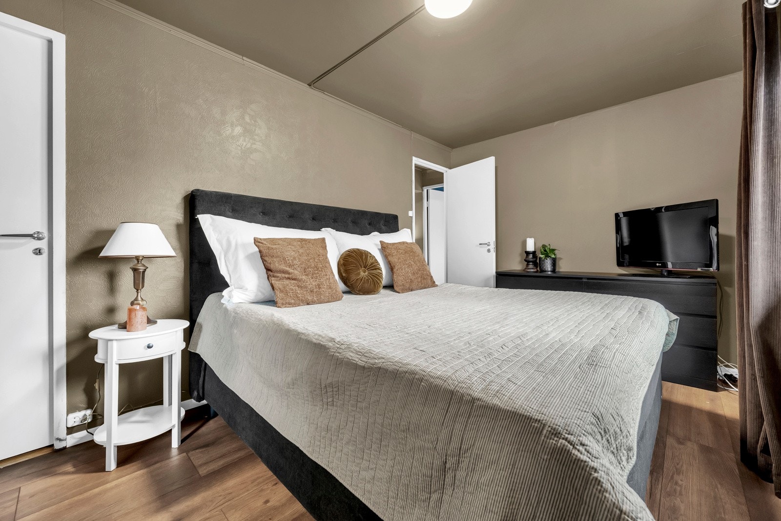 Vestvendt hovedsoverom nr.3 i 2.etg. Galleribilde