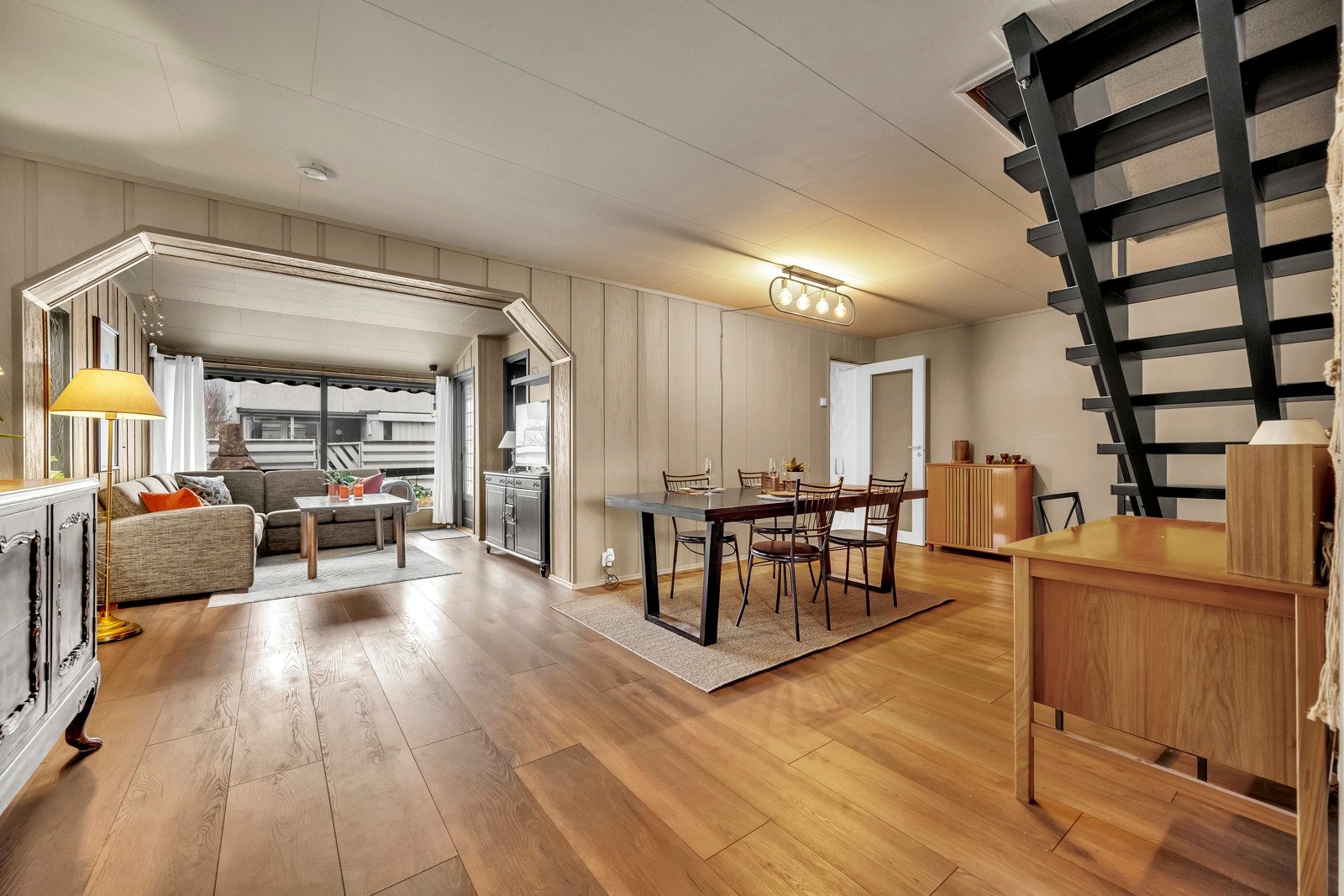 Stue/spisestue 1.etg. Galleribilde