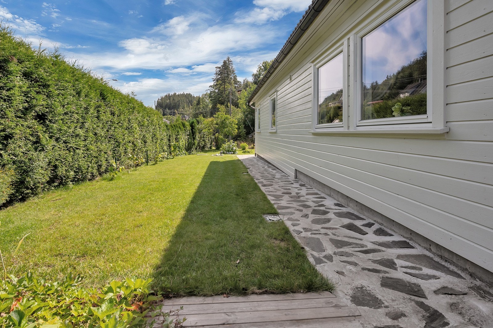 Spotter langs veien er både pent og praktisk Galleribilde