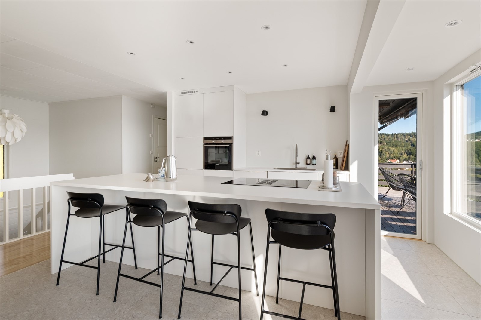 Videre adkomst til bad og soverom Galleribilde