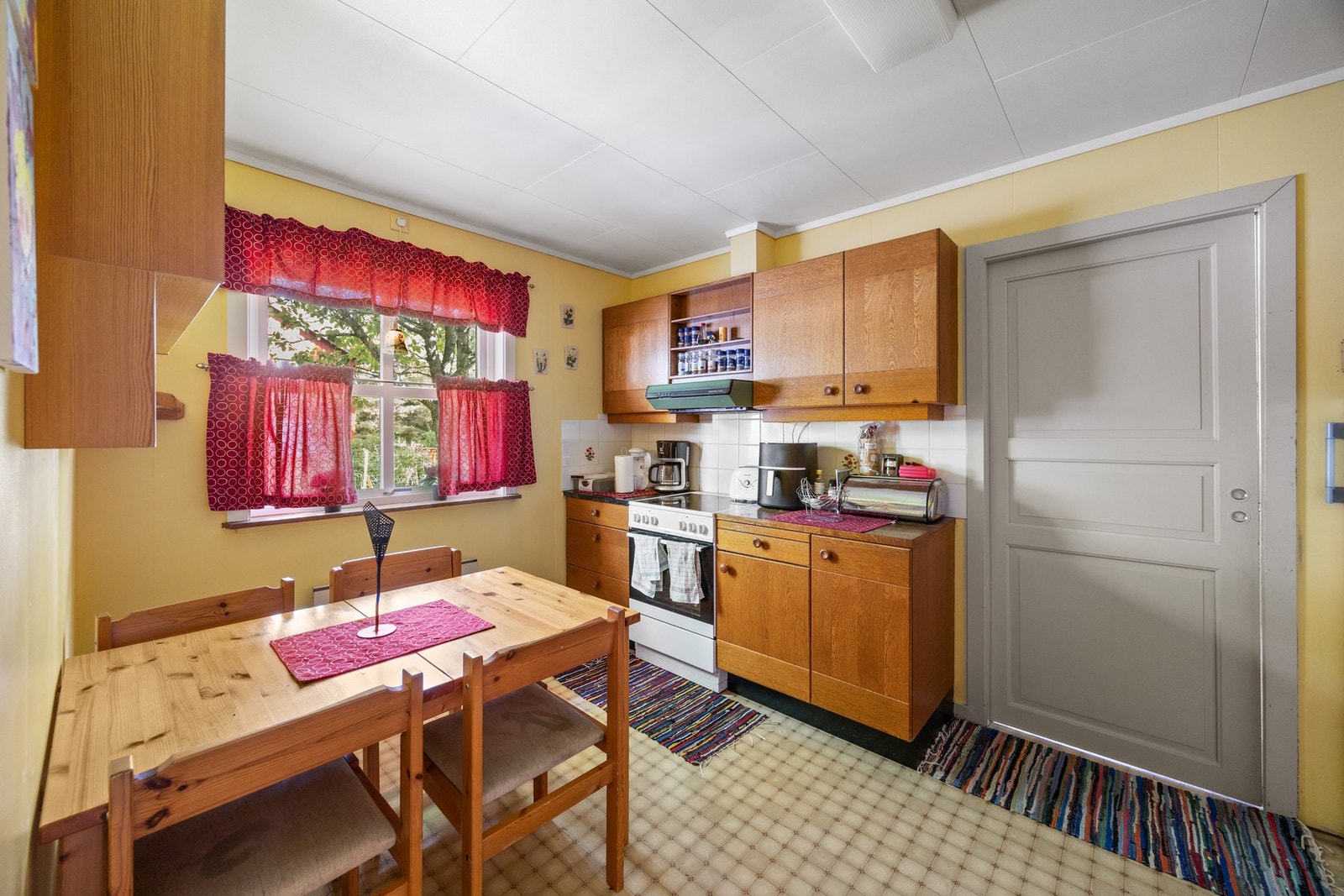 Kjøkken - ca 10 kvm. Galleribilde