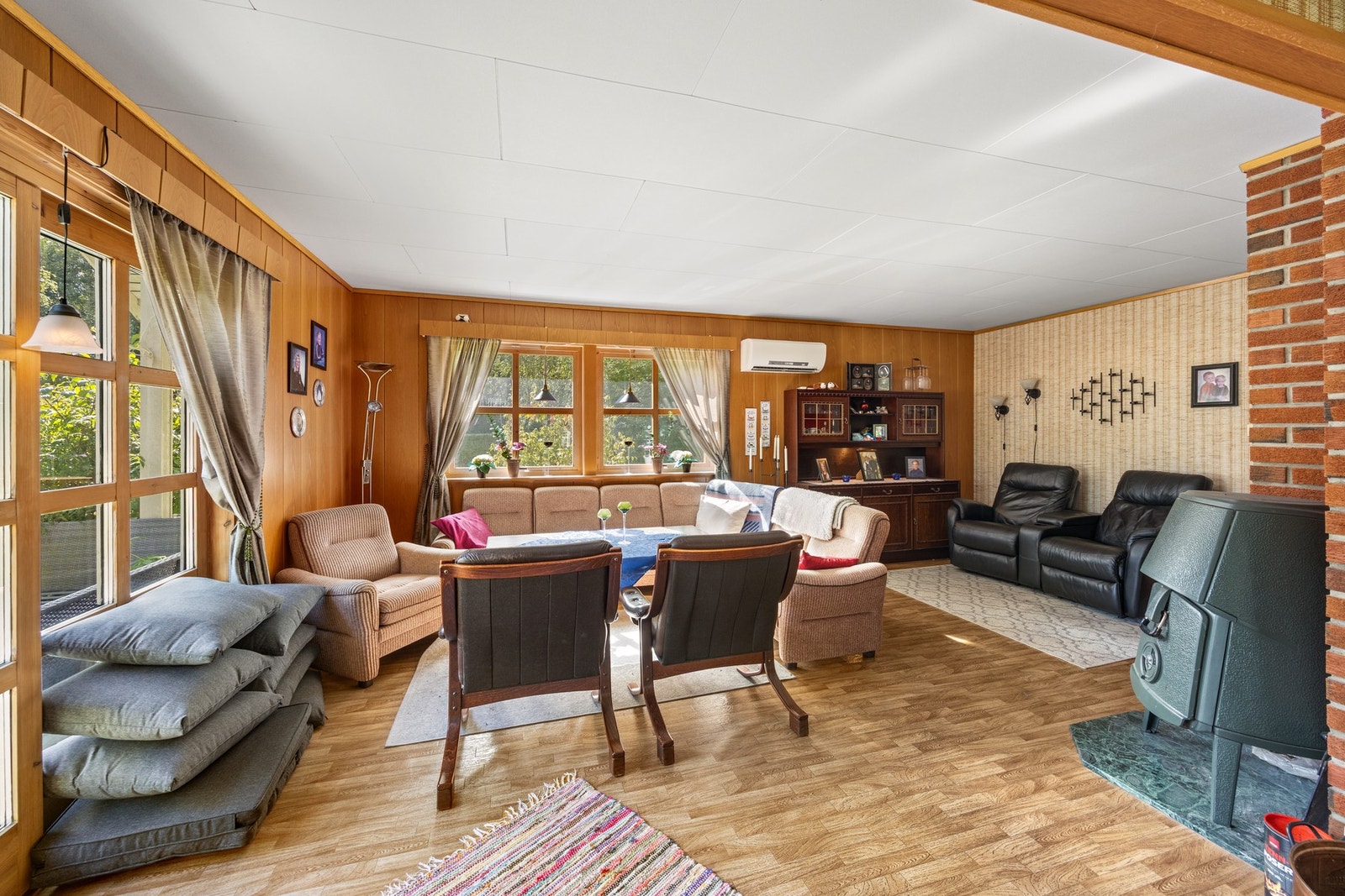 Oppvarming fra varmepumpe, vedfyring og elektrisitet Galleribilde