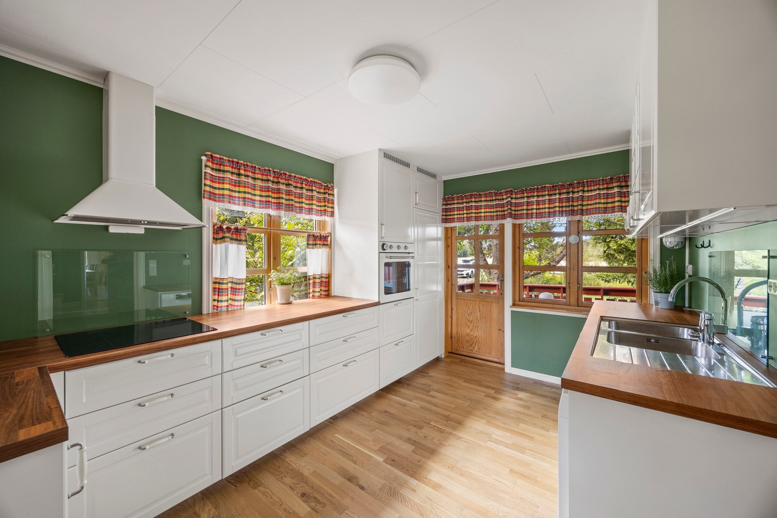 Stilren og tidløs kjøkkeninnredning, ny i 2022! Galleribilde