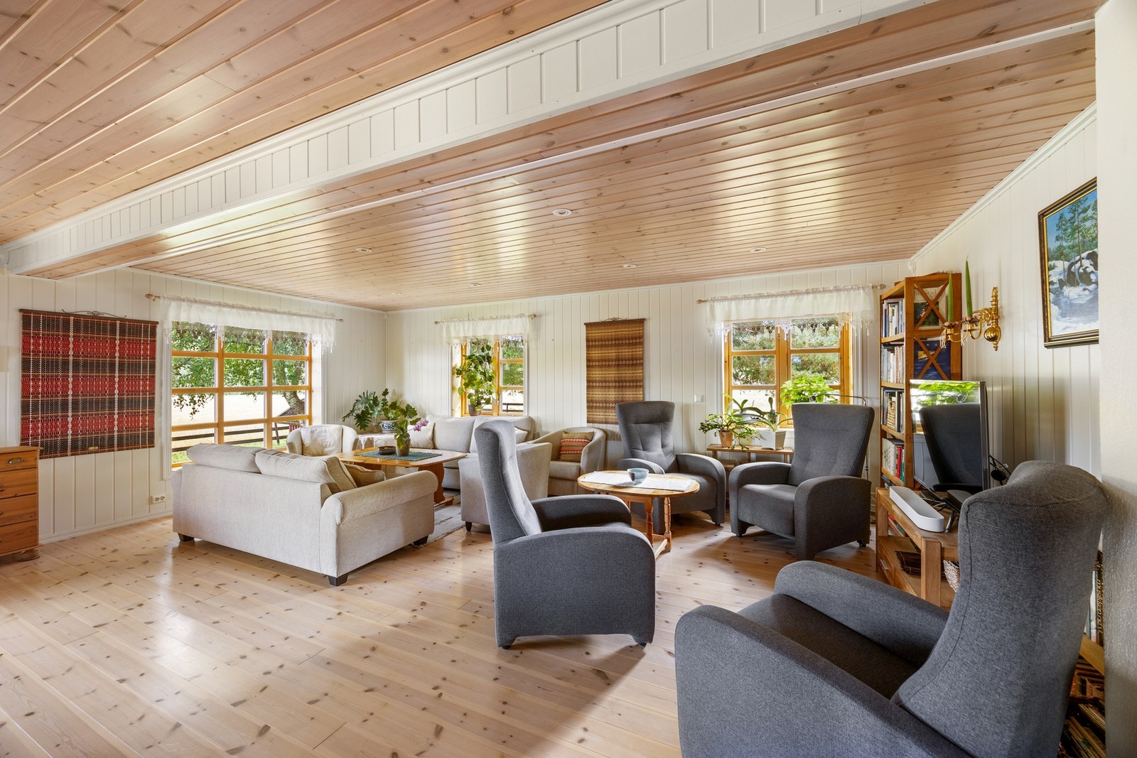 Det er god plass til flere sittegrupper Galleribilde