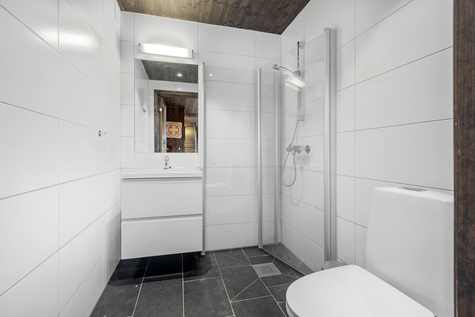 Hytta har to lekre bad. Galleribilde