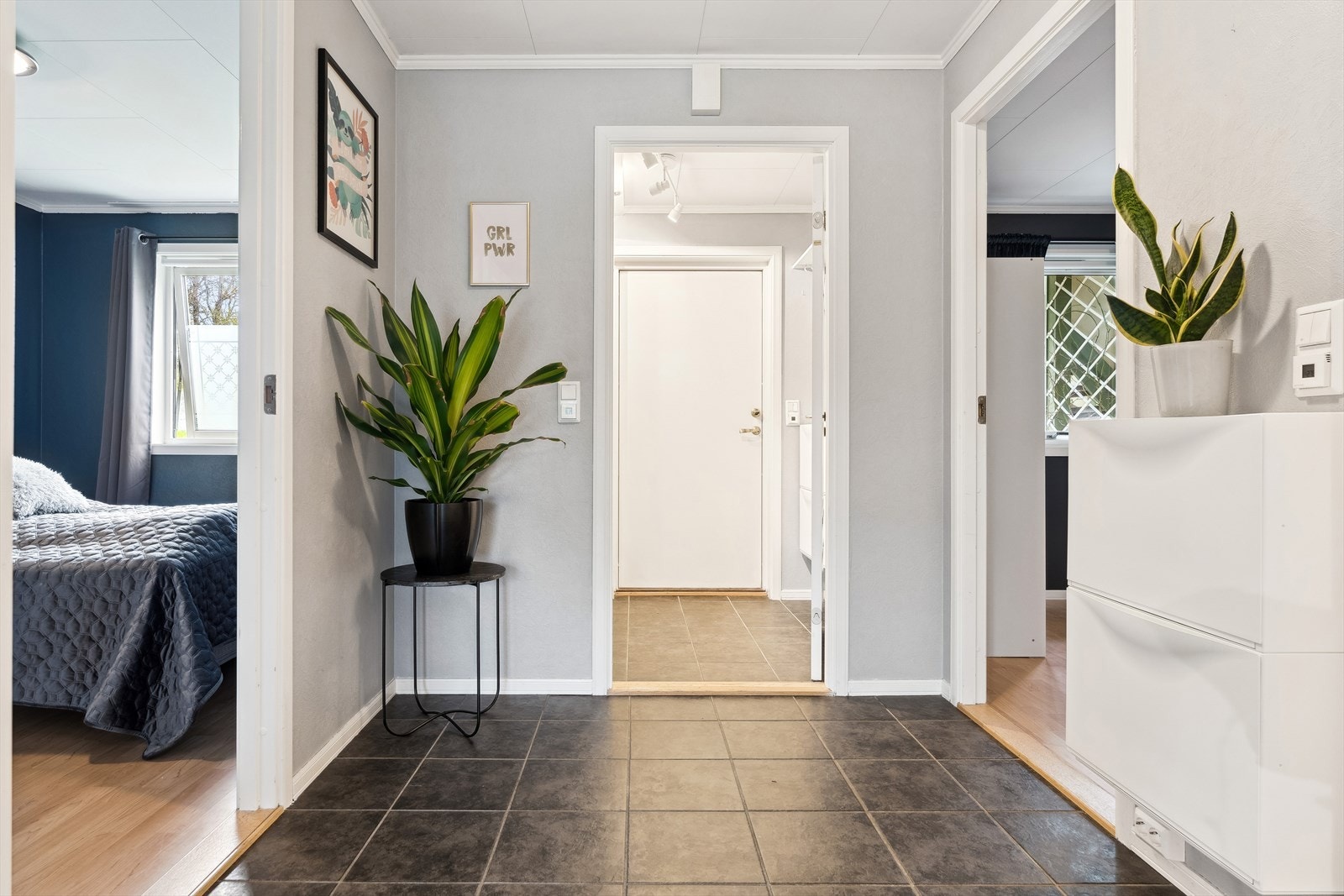 Flislagt entré Galleribilde