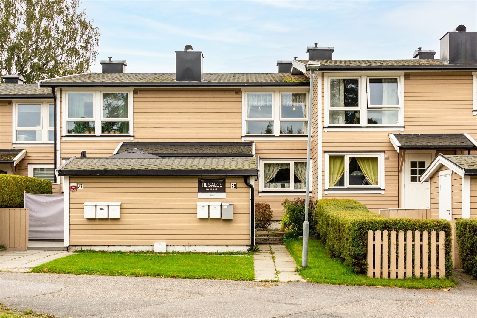 Rekkehus på to plan Galleribilde