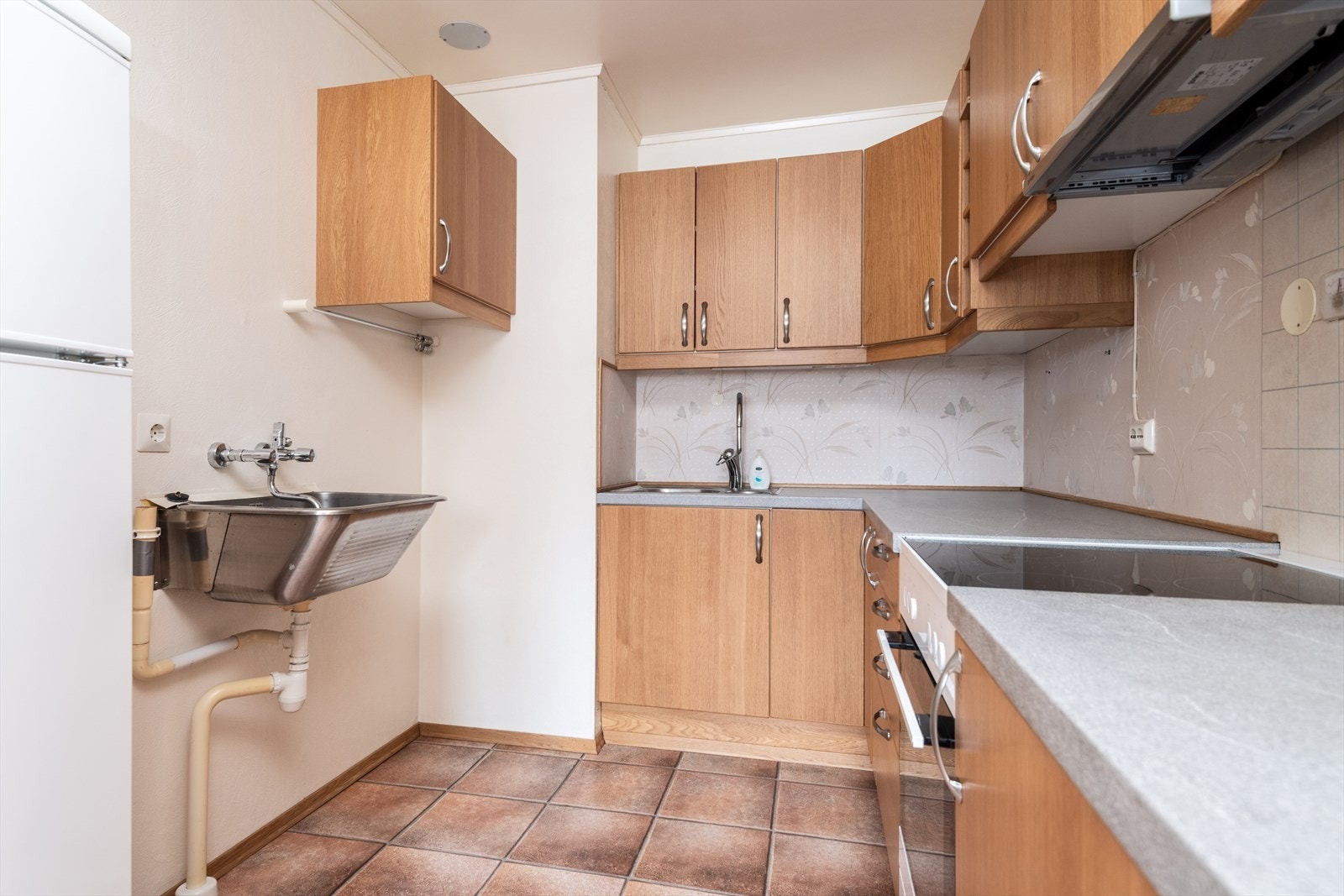 Kjøkken med god benkeplass Galleribilde