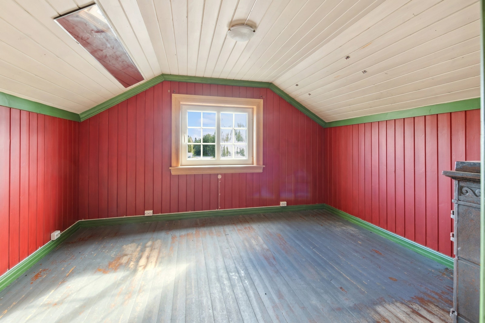 Også i tredje etasje er det rom med potensial for å bli soverom eller kontor. Galleribilde