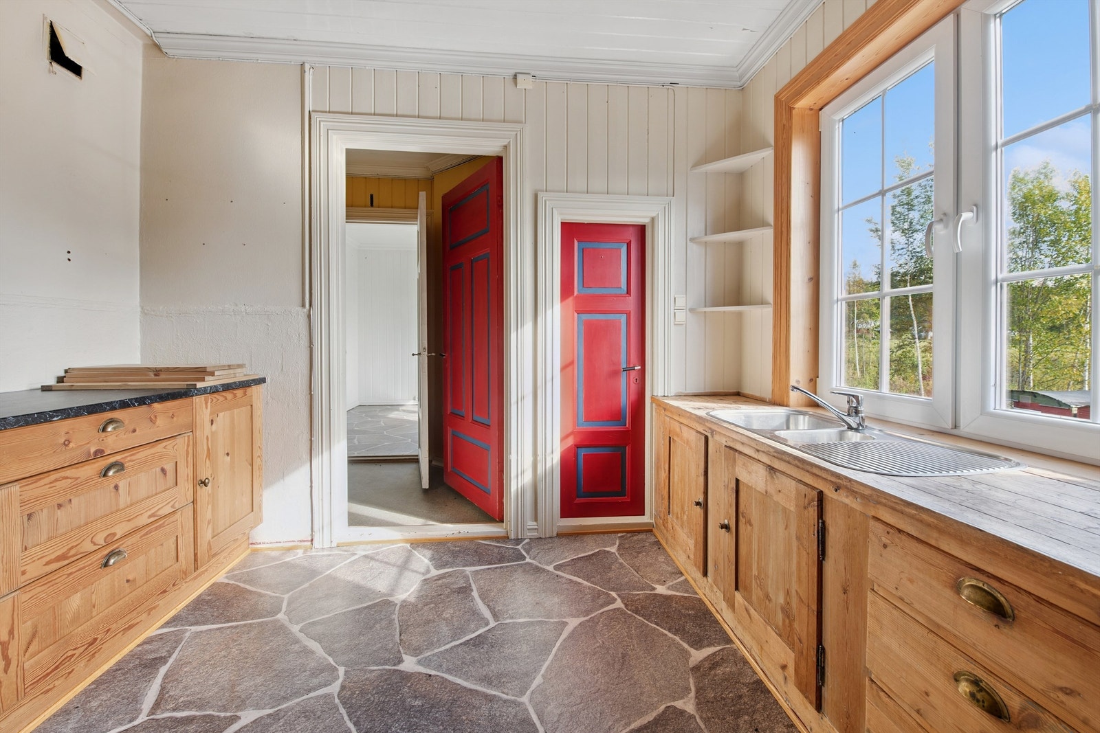 Benkeplater i heltre og laminat. Galleribilde