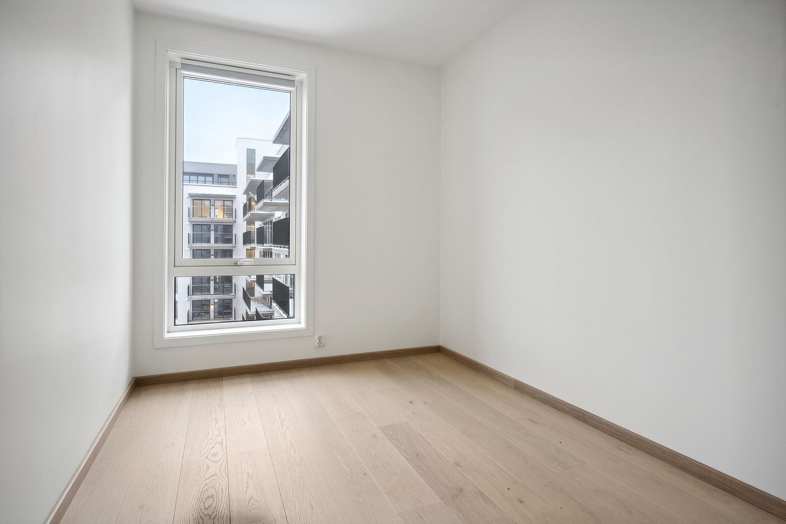 Soverom 1 med plass til dobbeltseng Galleribilde