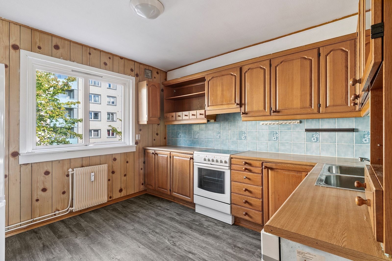 Kjøkken med originale detaljer. Galleribilde