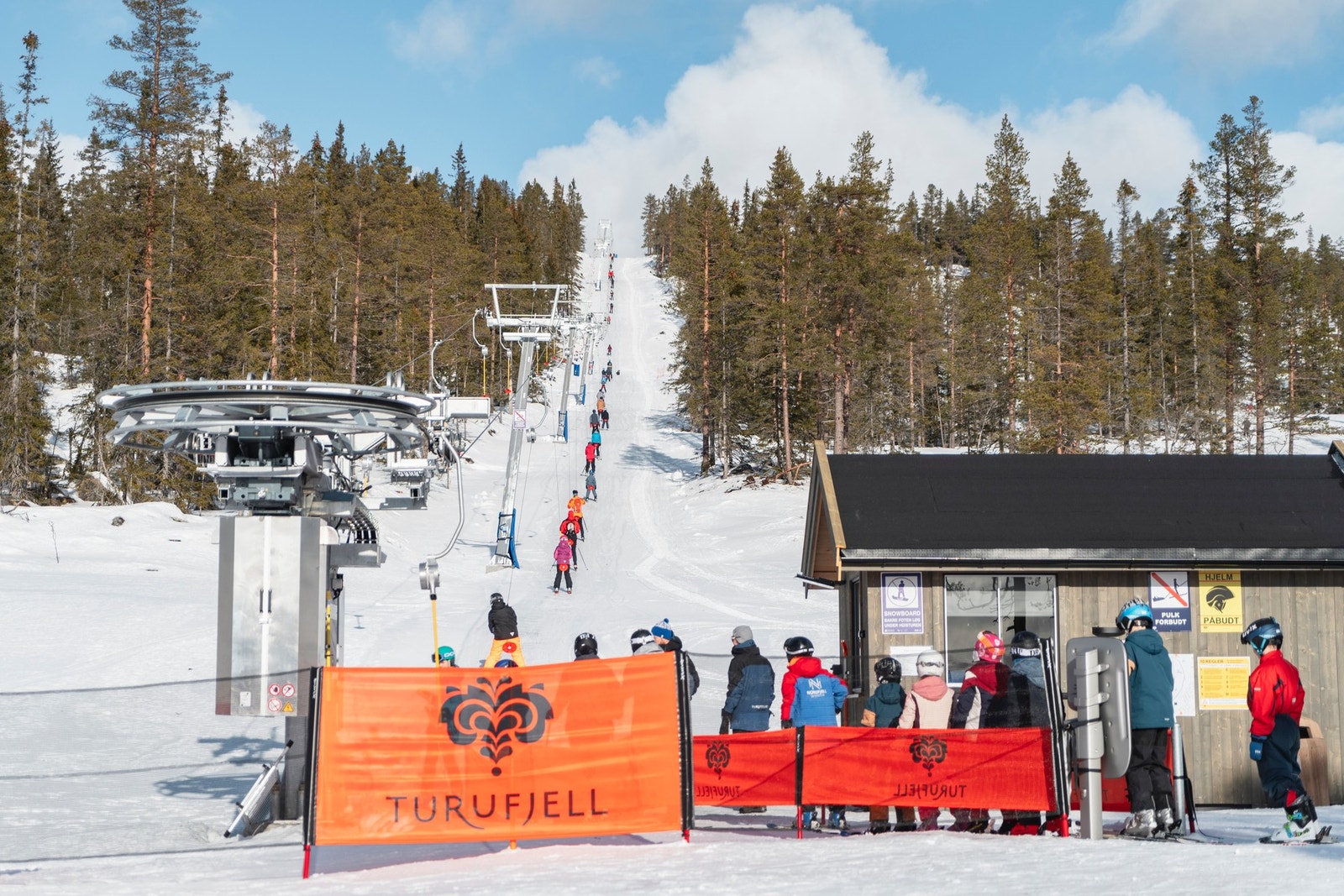 Dagens alpinanlegg har 3 heiser og 8 nedfarter. Galleribilde