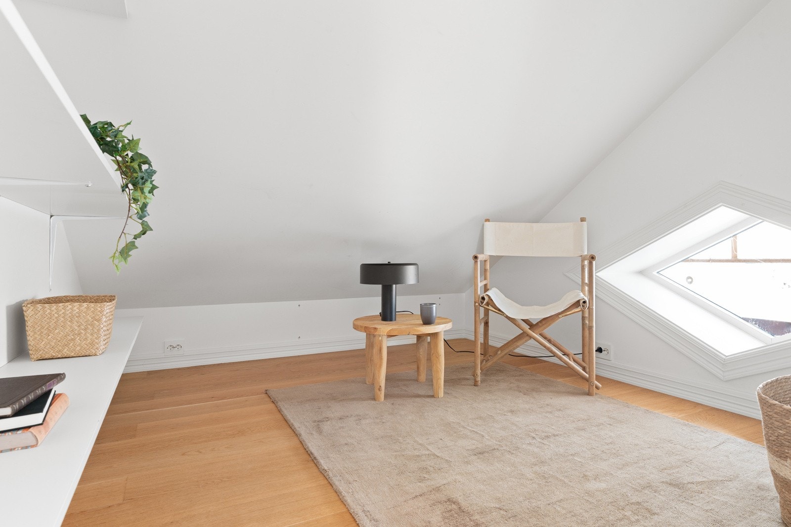 I tillegg er det et ekstra rom som fint kan benyttes som feks kontor eller bod. Galleribilde